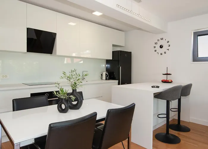 Green View Apartment